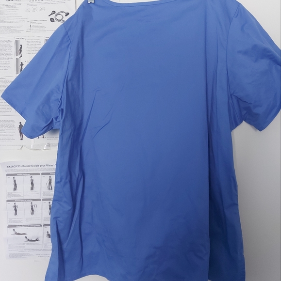 Maevn scrubs top 2XL - Picture 3 of 3